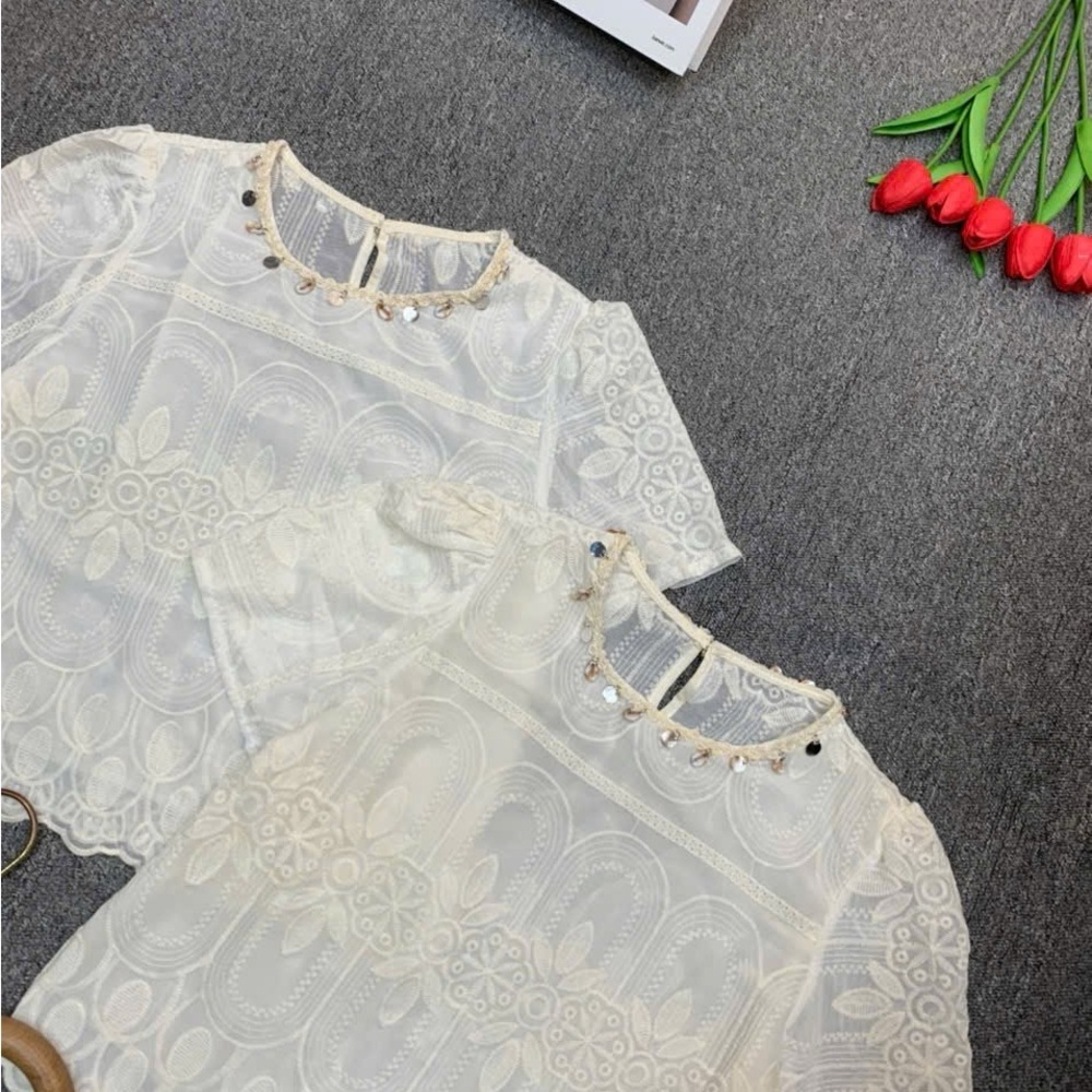 Elegant White Lace Top - image 5